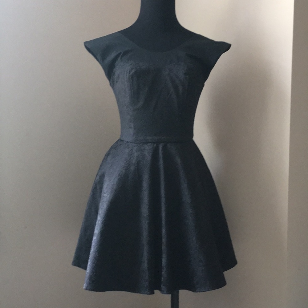 Modest LBD Prom Dress | Forever 21 | XS, Black